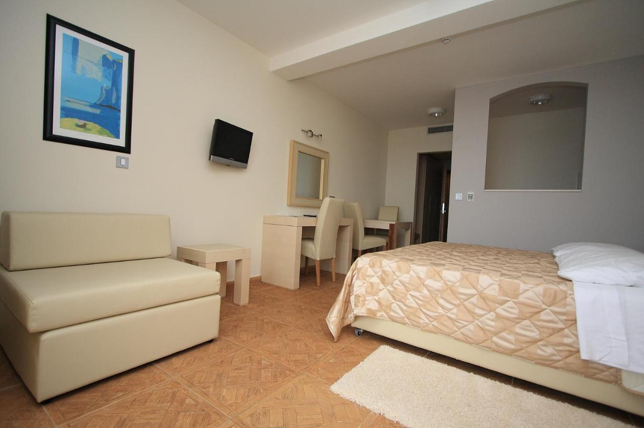 Aparthotel Natalia Podgora Extérieur photo