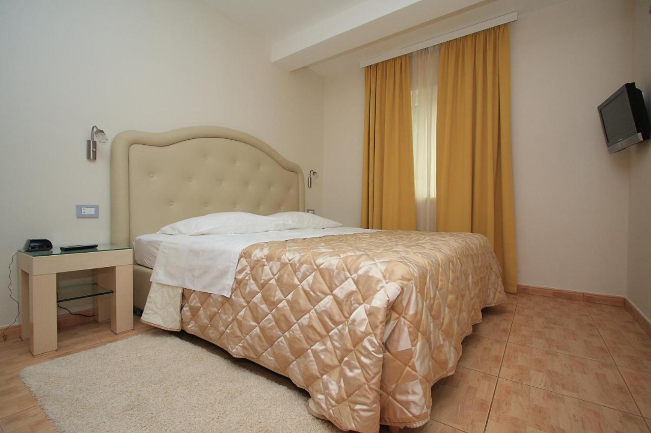 Aparthotel Natalia Podgora Extérieur photo